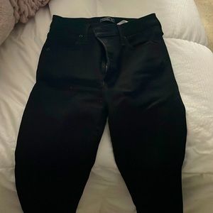 Black Abercrombie and Fitch skinny jeans